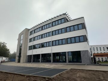 Say hello to: Büro- und Geschäftshaus an der Westaue, 31515 Wunstorf, Bürohaus