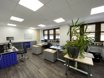 Say hello to: Büro mitten in der Fußgängerzone mit sonnigem Balkon, 90402 Nürnberg, Bürofläche