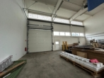 Bild - Say hello to: Zentralgelgene Halle im Industriegebiet Klingenhof