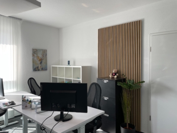 Say hello to: Stilvolles Arbeiten: Penthouse-Büro mit Dachterrasse in Garbsen, 30827 Garbsen, Bürofläche