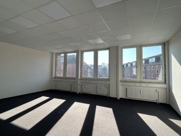 Say hello to: helle Büroflächen in Winterhude, 22085 Hamburg, Bürofläche